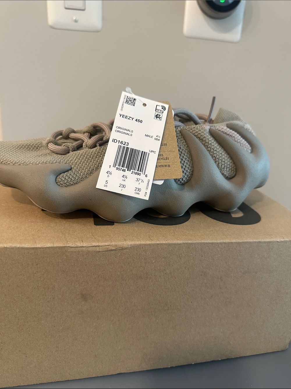 Yeezy 450 Kids Sneaker in Taupe/Grey